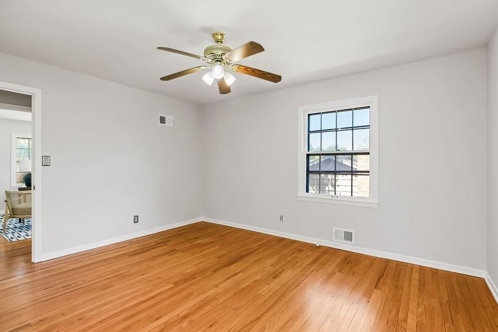 11107 Grand Avenue — photo 19