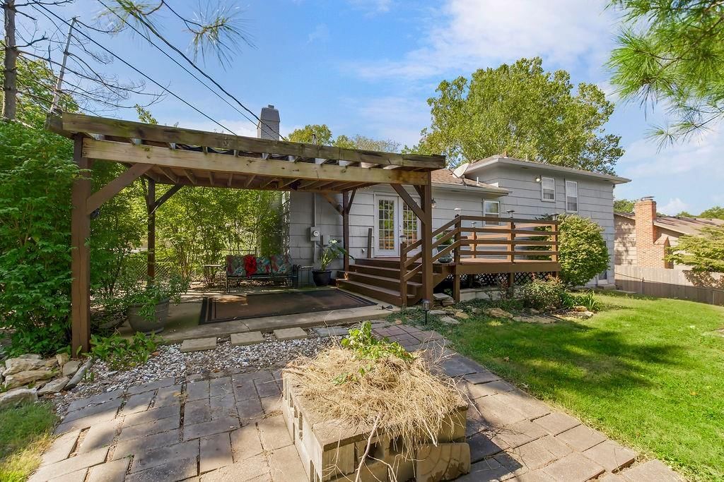 11107 Grand Avenue — photo 27