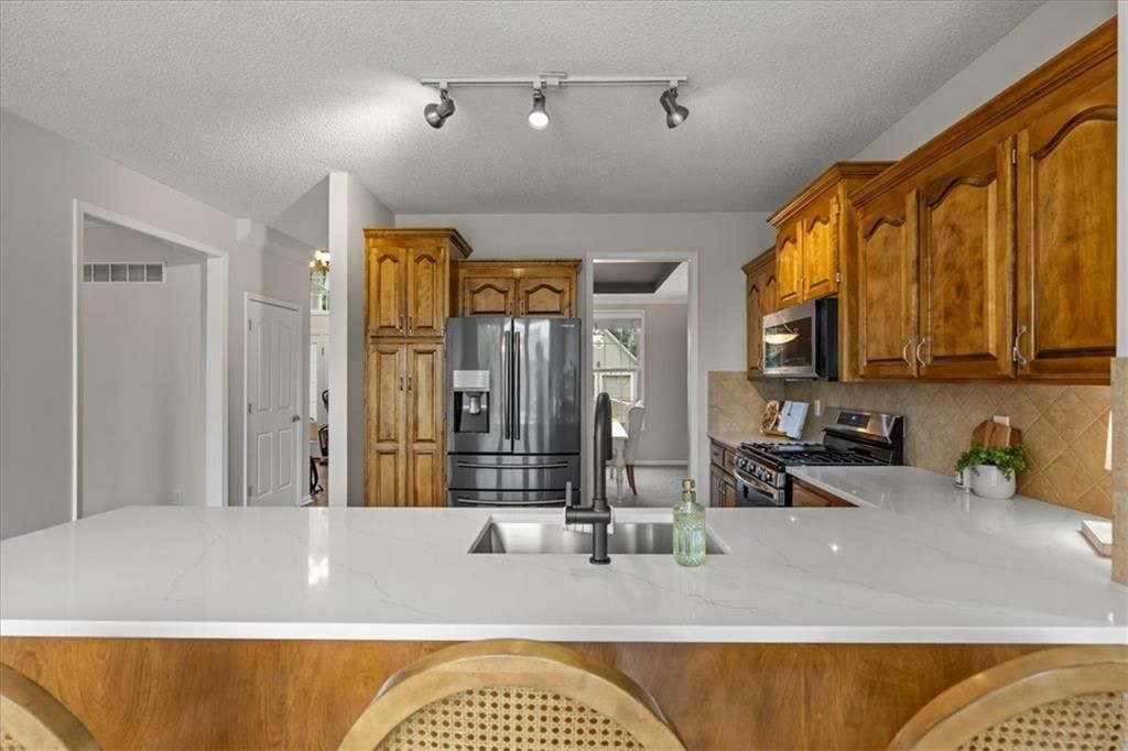 5833 Longview Street — photo 12