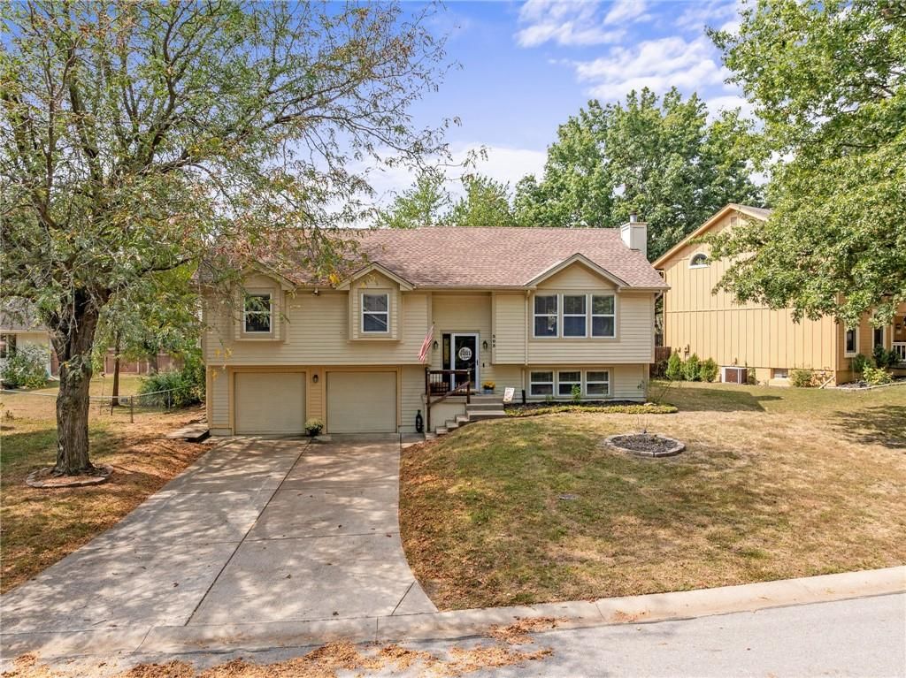 303 KIMBERLY Drive, Belton, MO