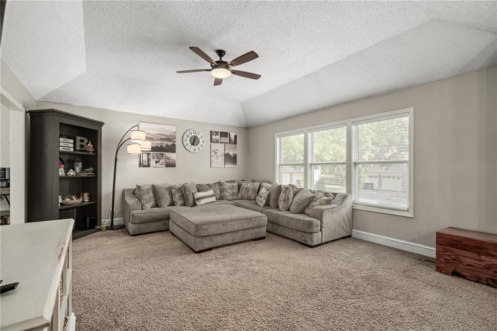 303 KIMBERLY Drive — photo 2