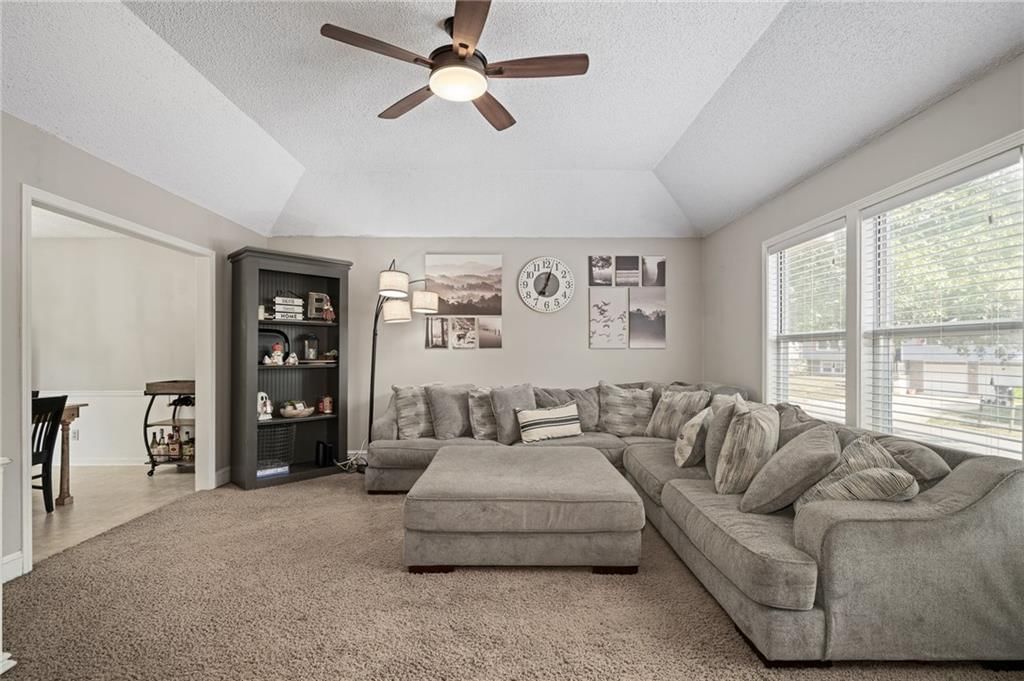 303 KIMBERLY Drive — photo 3