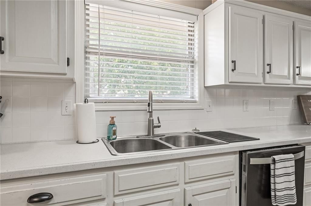 303 KIMBERLY Drive — photo 9