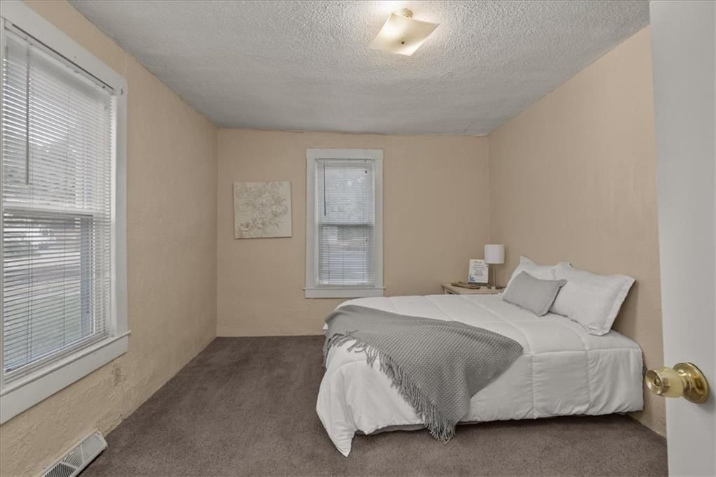 501 W South Avenue — photo 12
