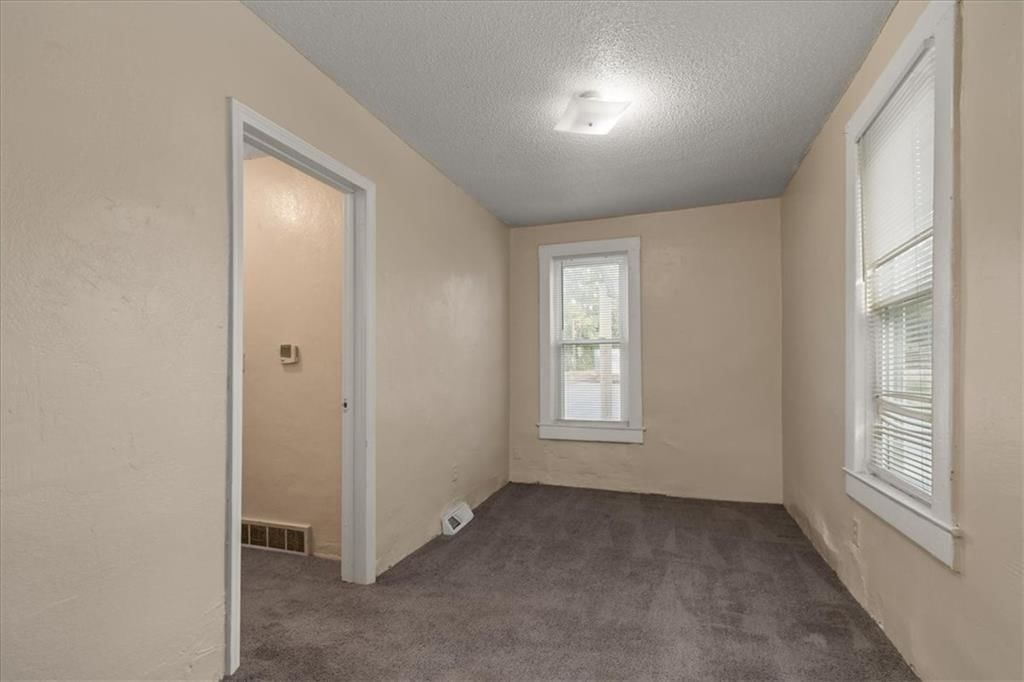 501 W South Avenue — photo 14