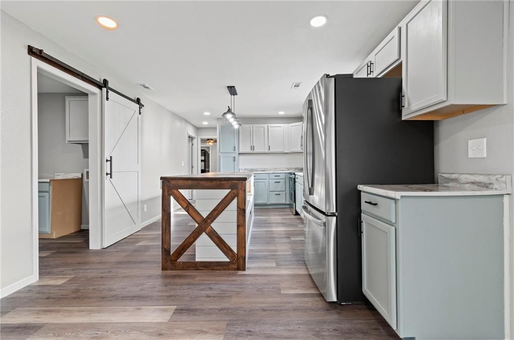 504 N Lee Street — photo 8