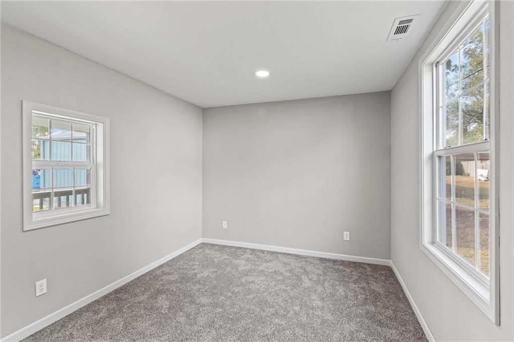 504 N Lee Street — photo 18