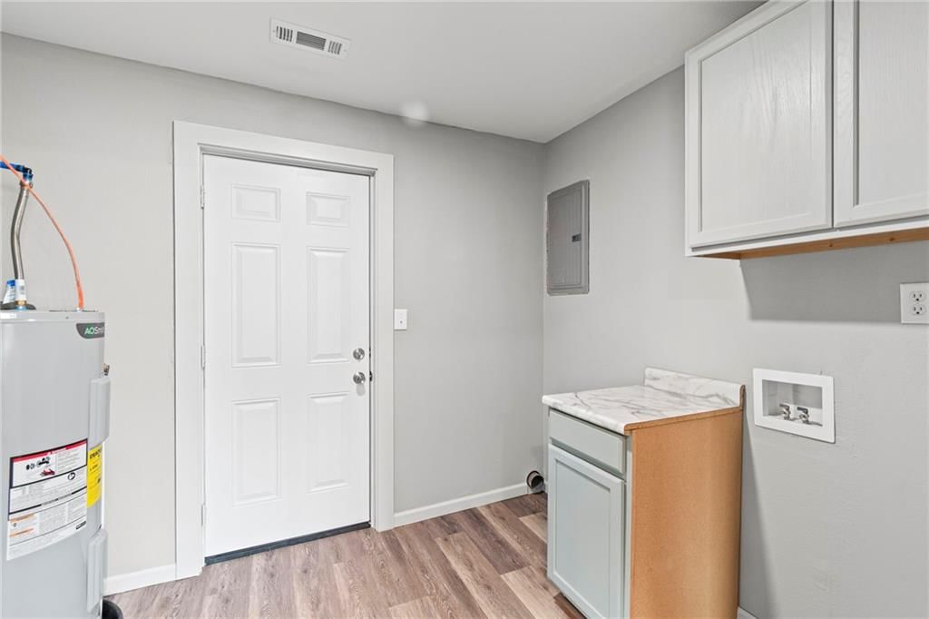 504 N Lee Street — photo 23