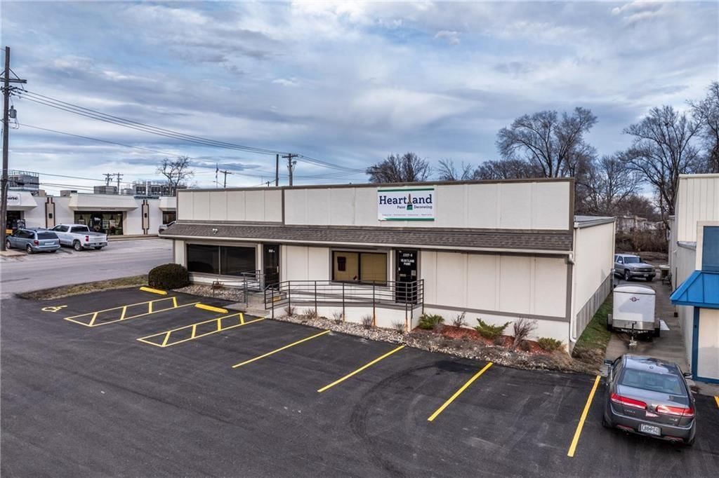 2327 N Belt Highway — photo 3