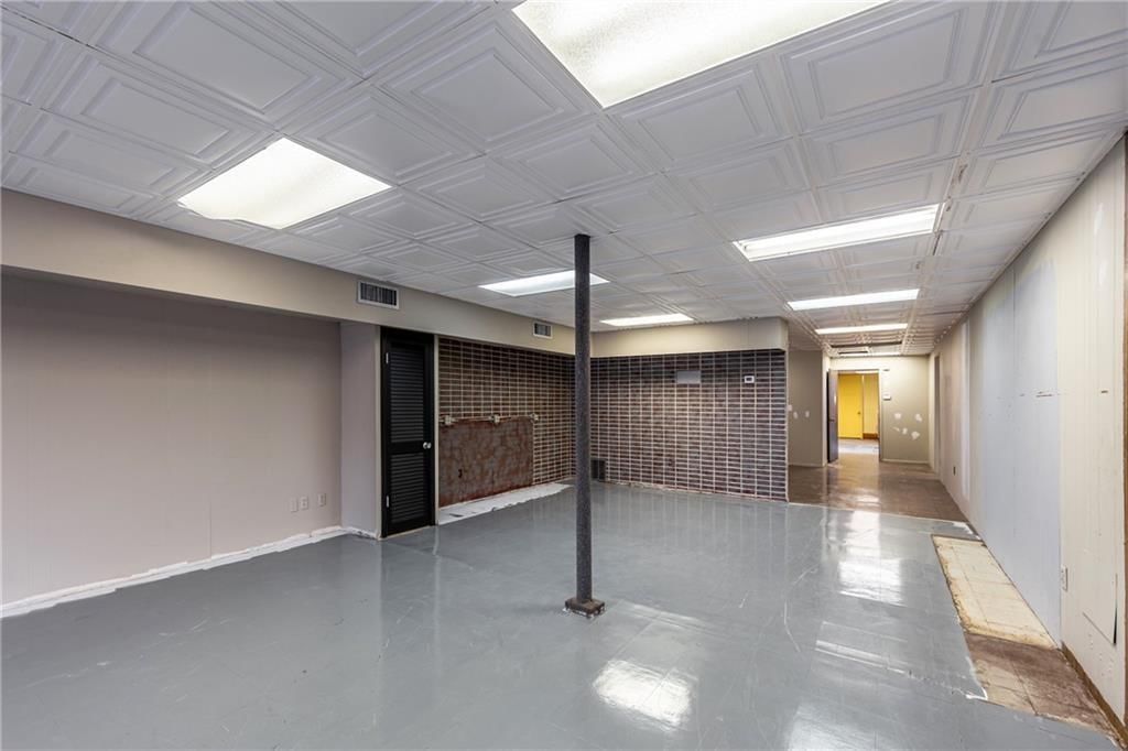 2327 N Belt Highway — photo 10