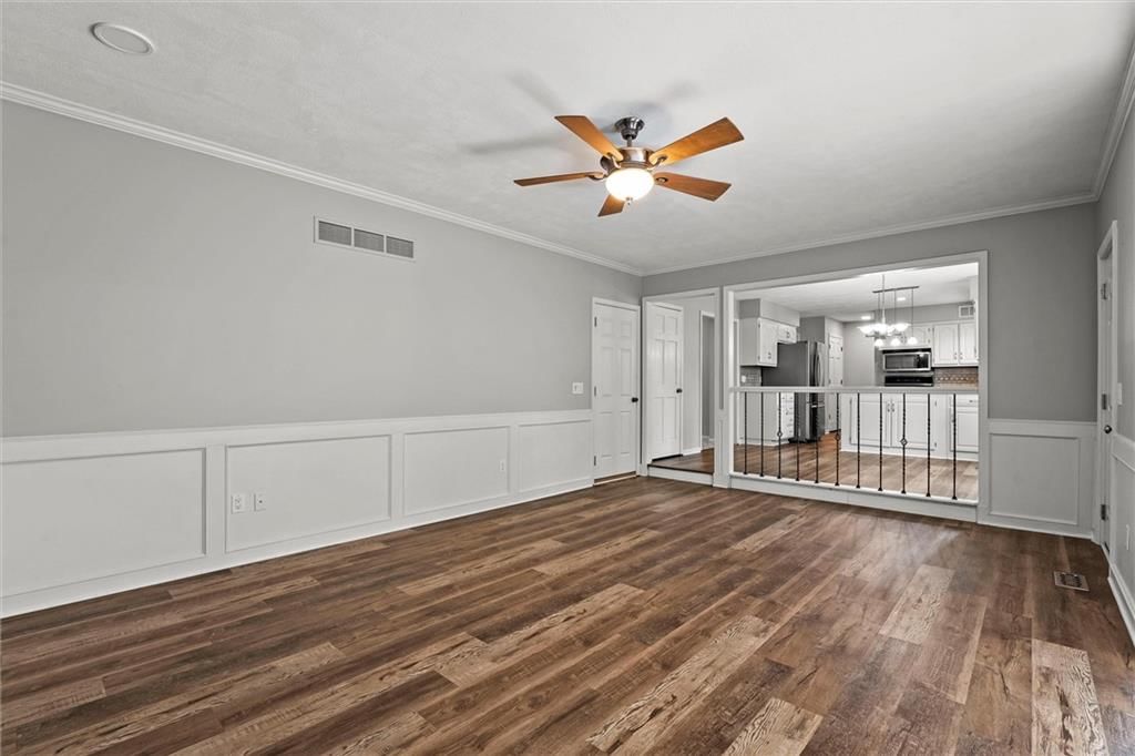Photo 11 of 56 - 15912 W 136th Terrace