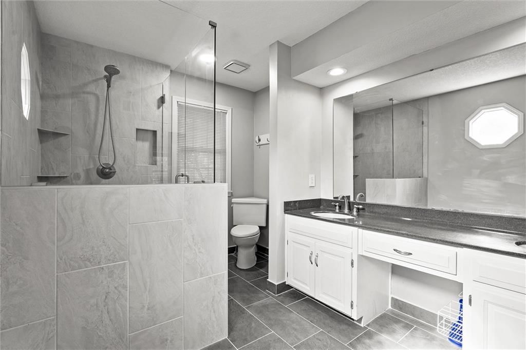 Photo 31 of 56 - 15912 W 136th Terrace