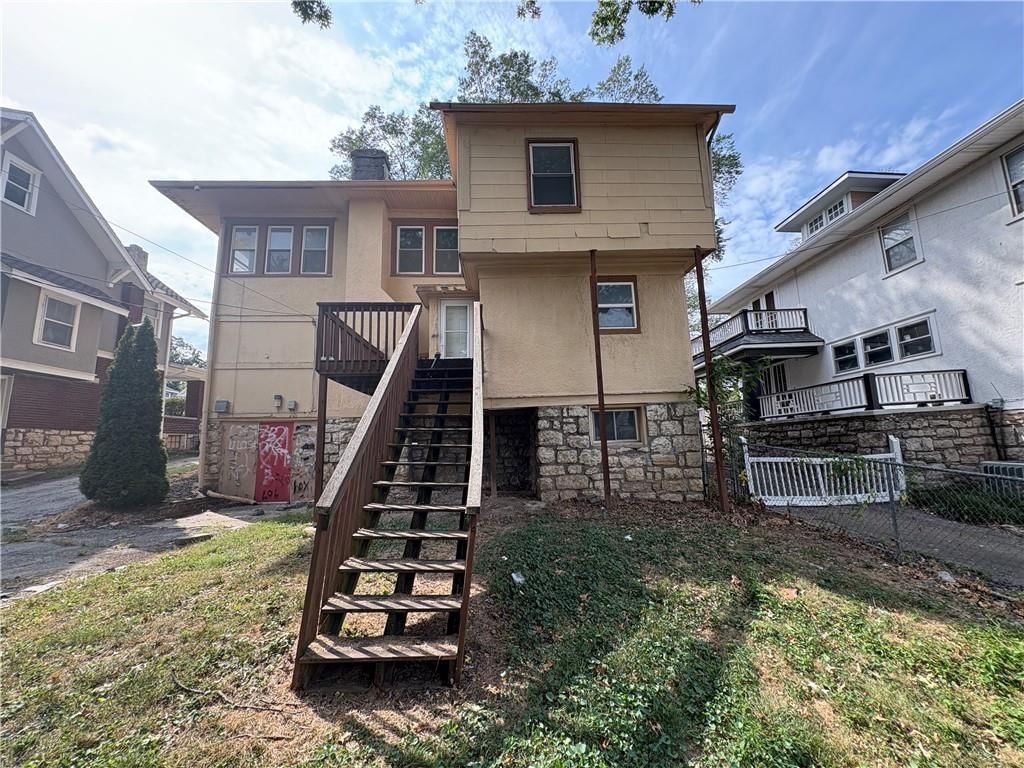 137 N Van Brunt Boulevard — photo 2