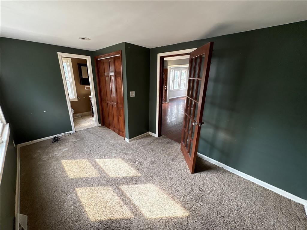 137 N Van Brunt Boulevard — photo 5