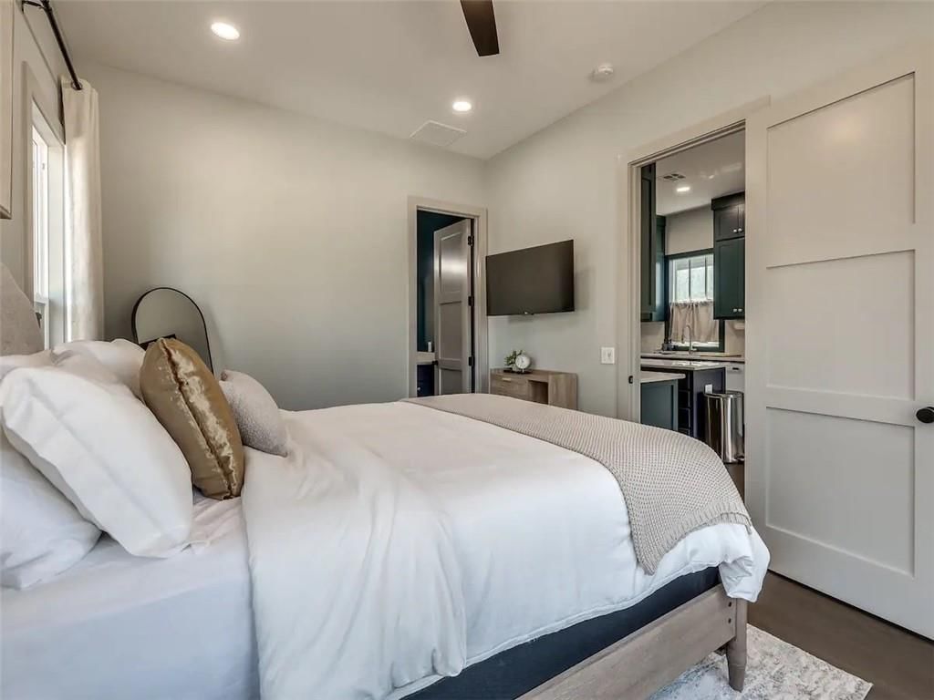 719 Washington Street — photo 11
