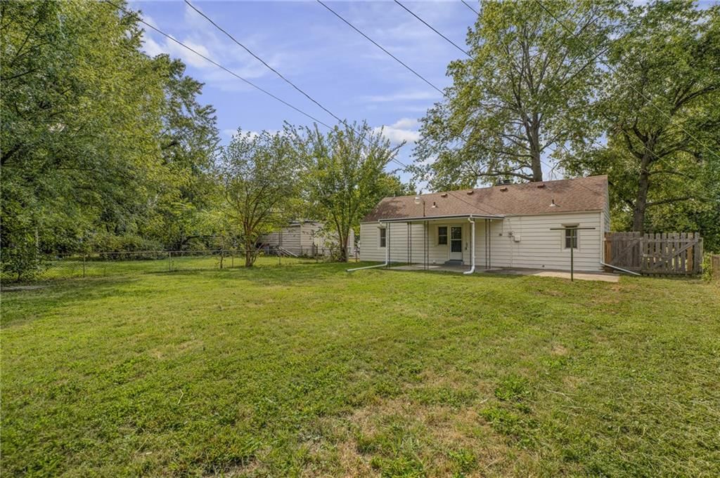 Photo 29 of 32 - 4013 Crestview Road