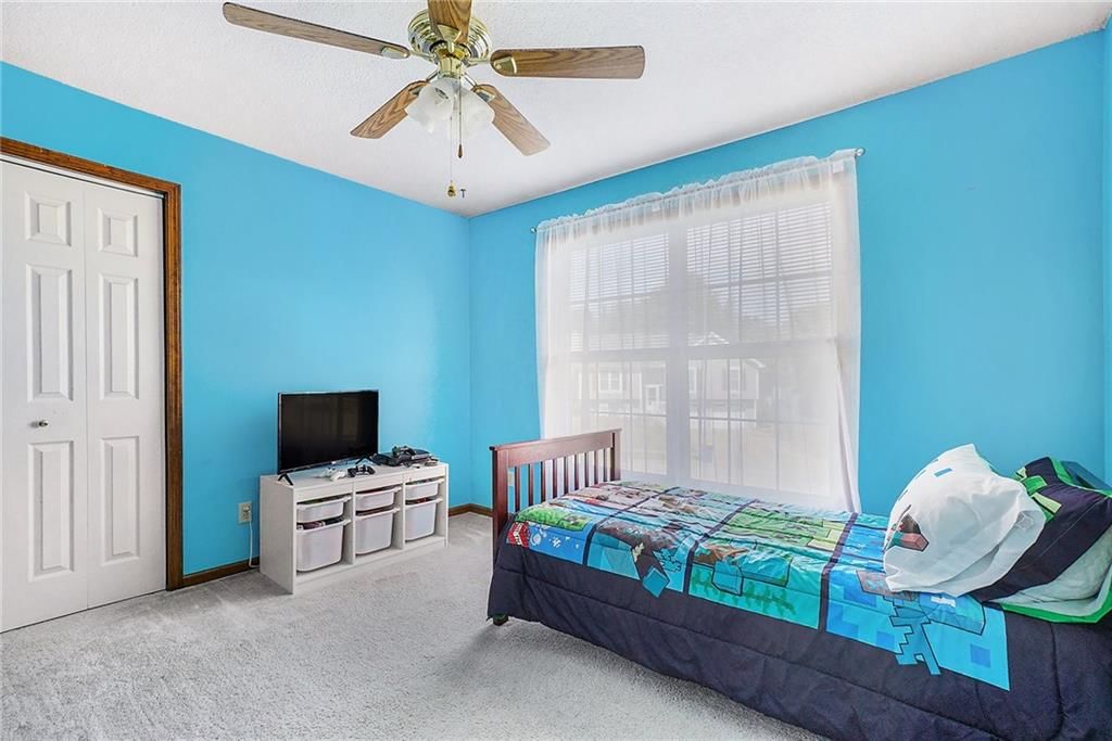 Photo 18 of 40 - 220 Woodhaven Drive