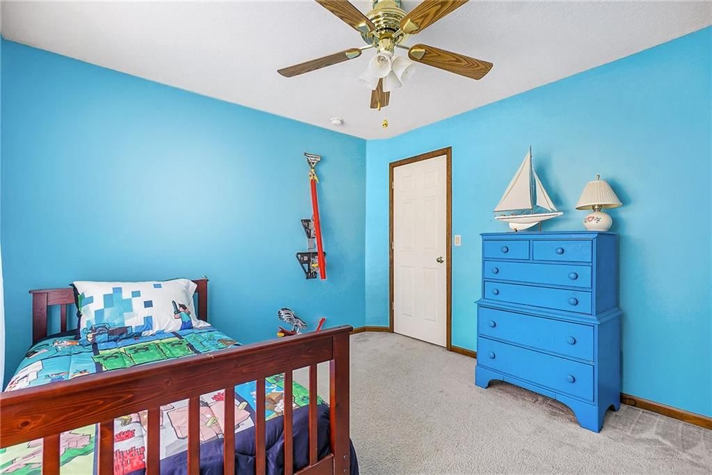 Photo 20 of 40 - 220 Woodhaven Drive