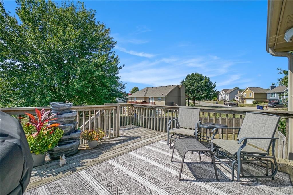 Photo 30 of 40 - 220 Woodhaven Drive