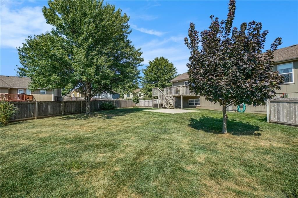 Photo 34 of 40 - 220 Woodhaven Drive