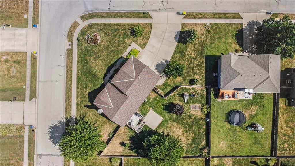Photo 35 of 40 - 220 Woodhaven Drive