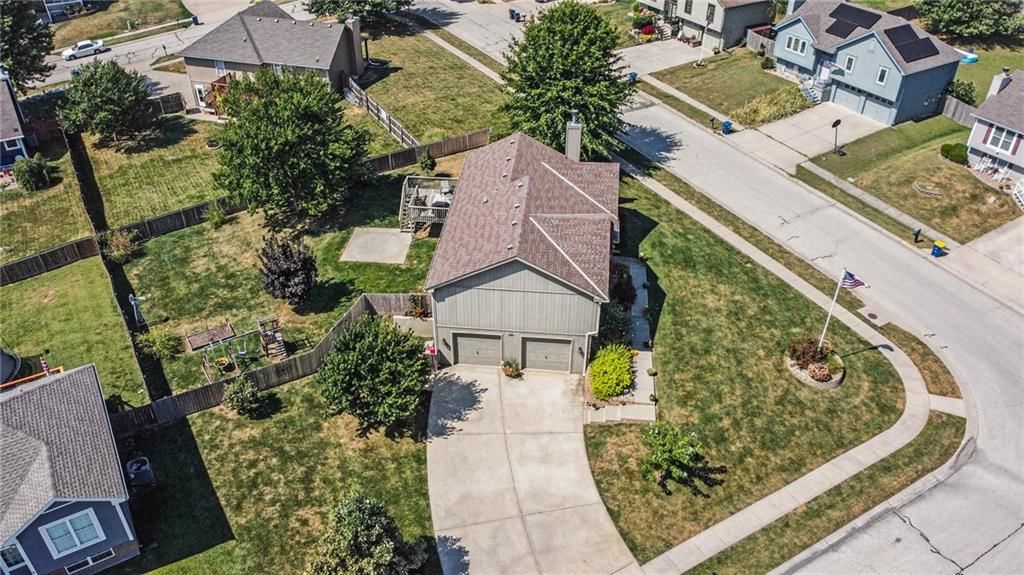 Photo 36 of 40 - 220 Woodhaven Drive