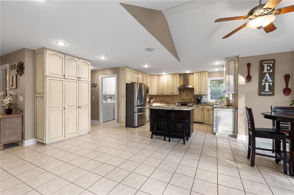 1226 Pembrooke Drive — photo 12