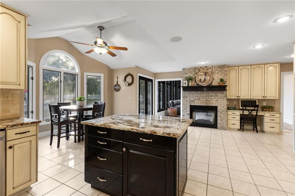1226 Pembrooke Drive — photo 16