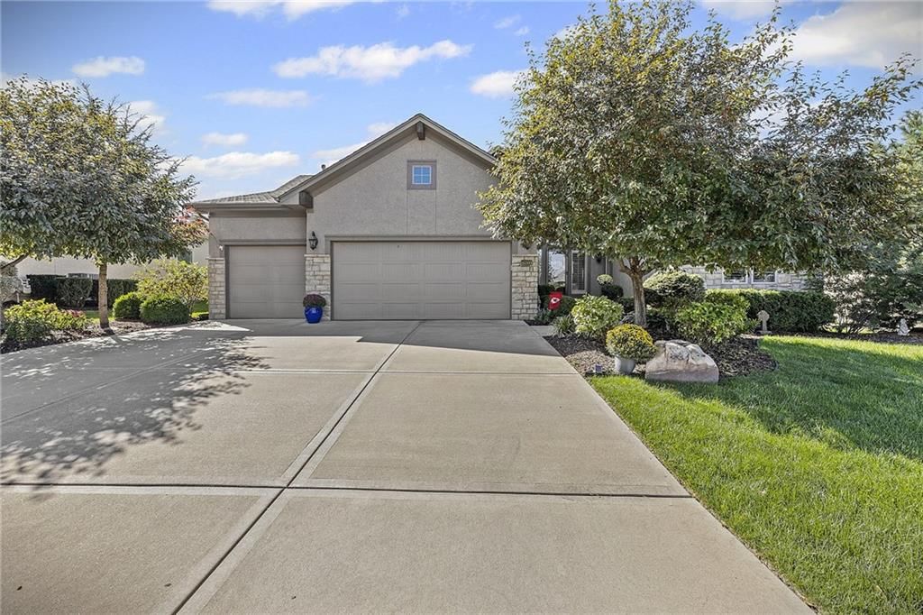 16809 W 83rd Street — photo 1