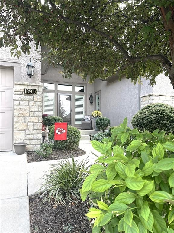 16809 W 83rd Street — photo 3