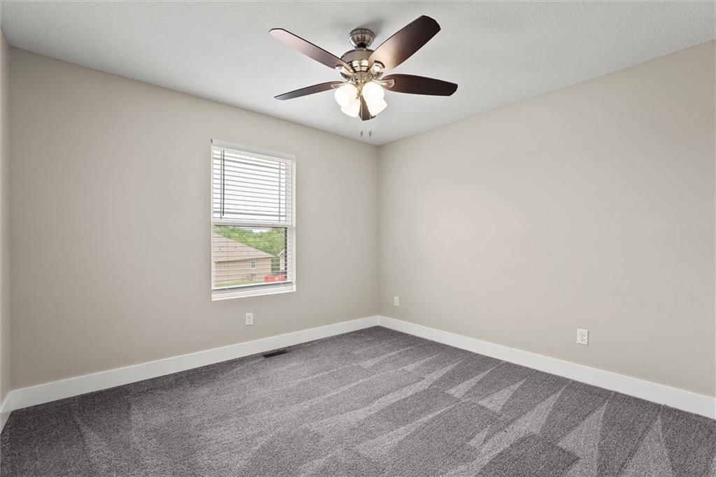 Photo 14 of 26 - 1800 NW Mya Court