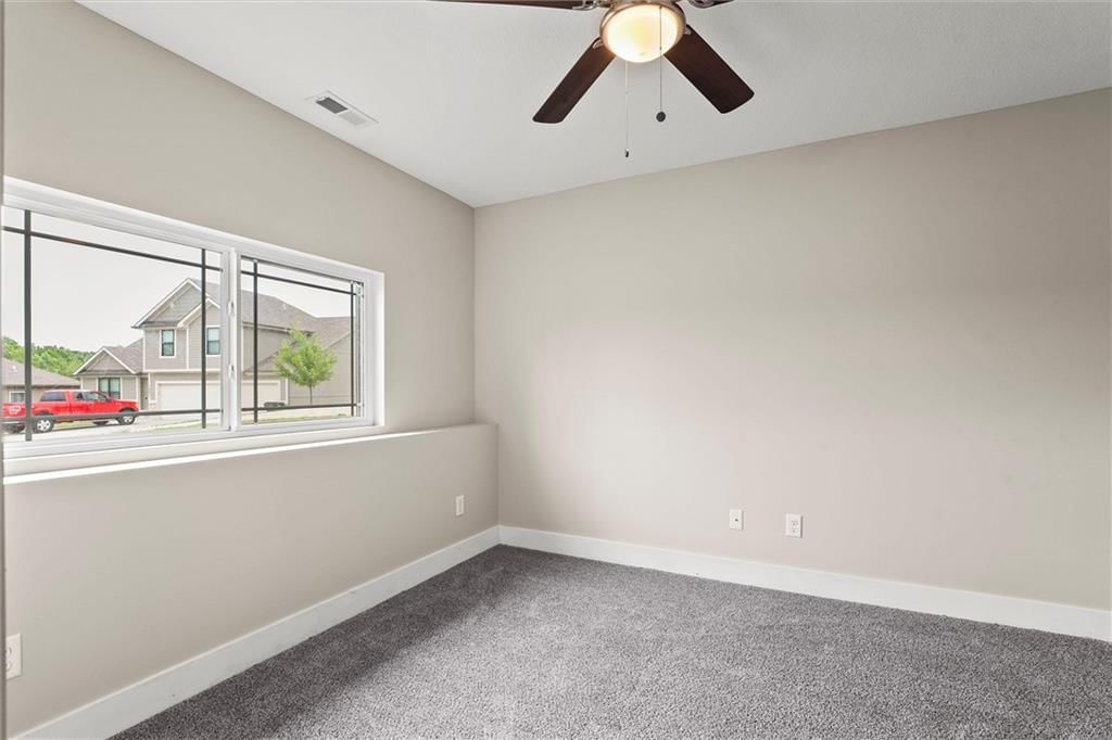 Photo 16 of 26 - 1800 NW Mya Court