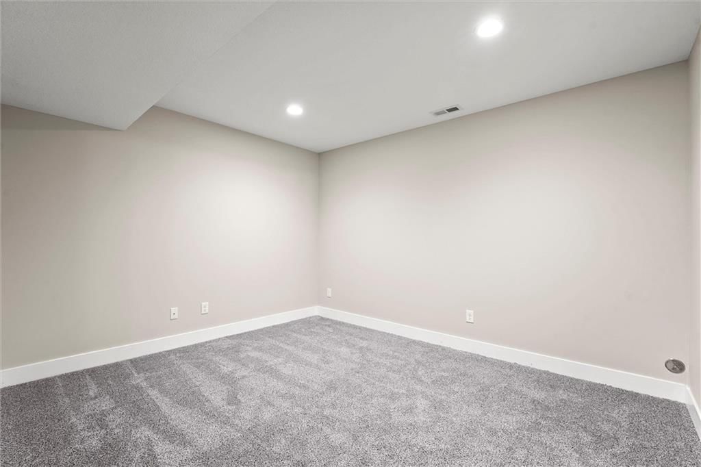 Photo 17 of 26 - 1800 NW Mya Court
