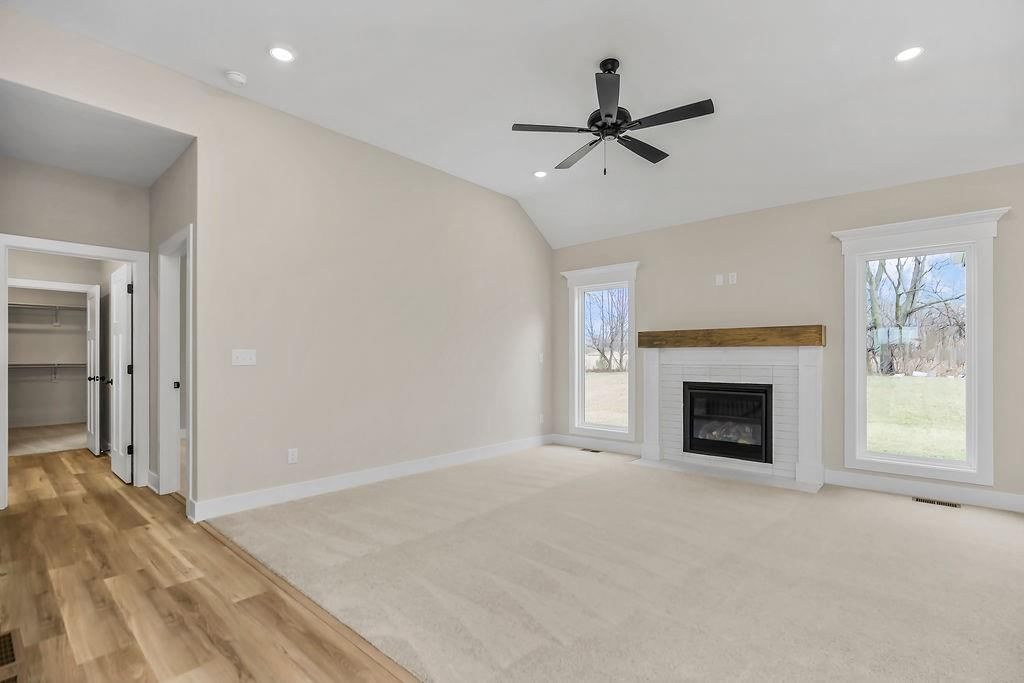 2305 LARKSPUR Lane — photo 3