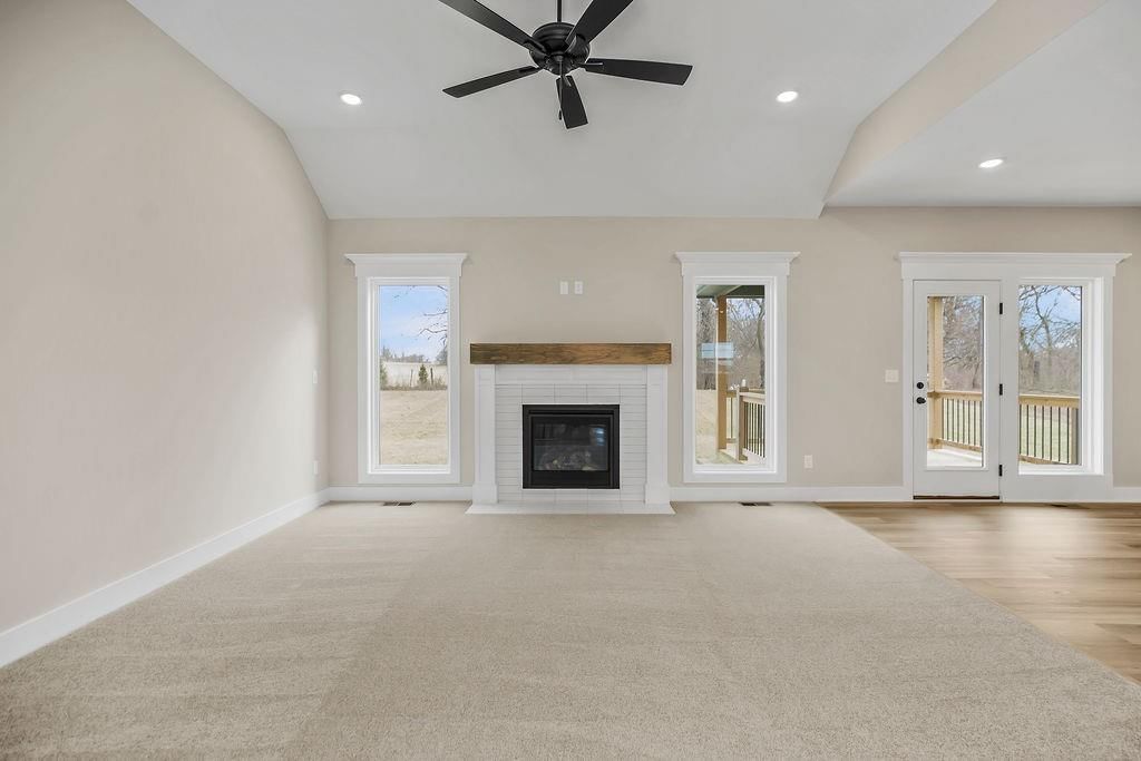 2305 LARKSPUR Lane — photo 4