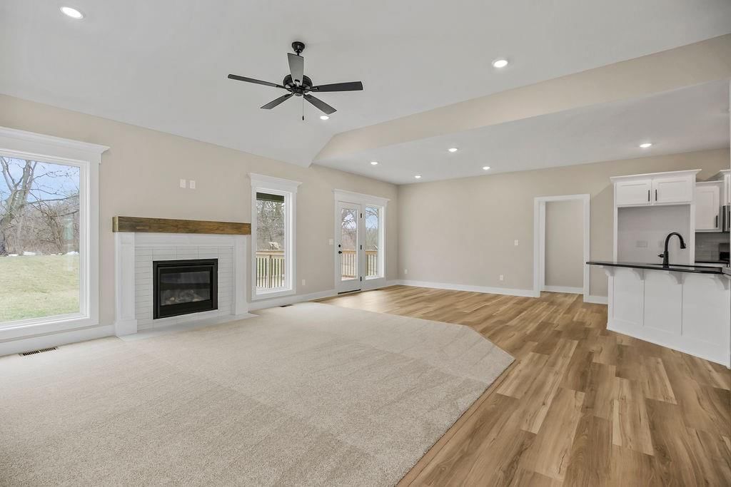 2305 LARKSPUR Lane — photo 5
