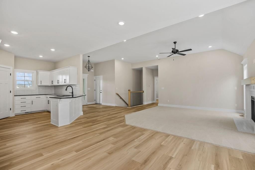 2305 LARKSPUR Lane — photo 6