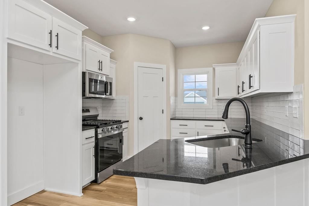 2305 LARKSPUR Lane — photo 9