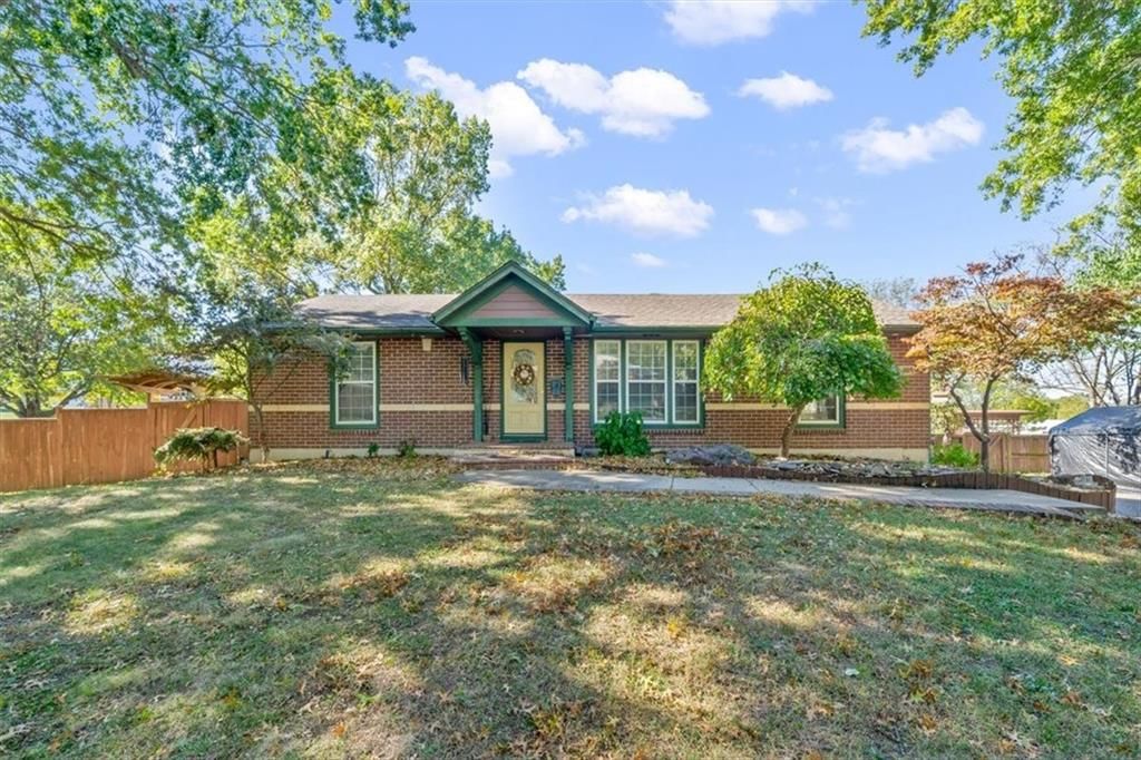 305 NW 17th Street, Blue Springs, MO