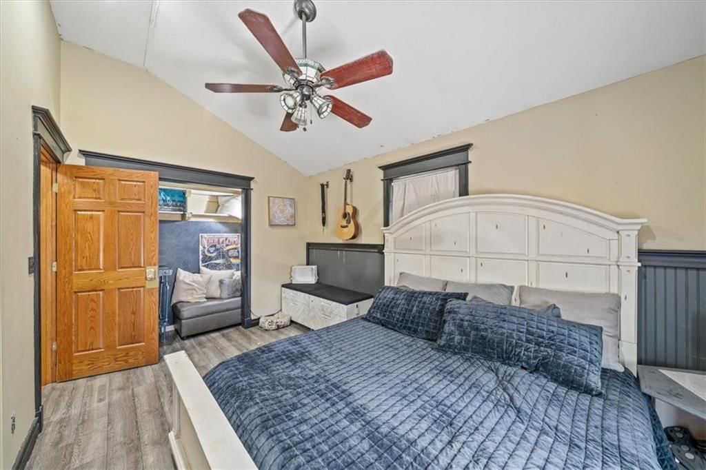305 NW 17th Street — photo 15