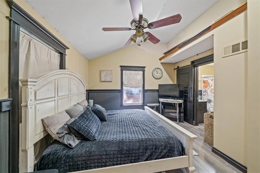 305 NW 17th Street — photo 16