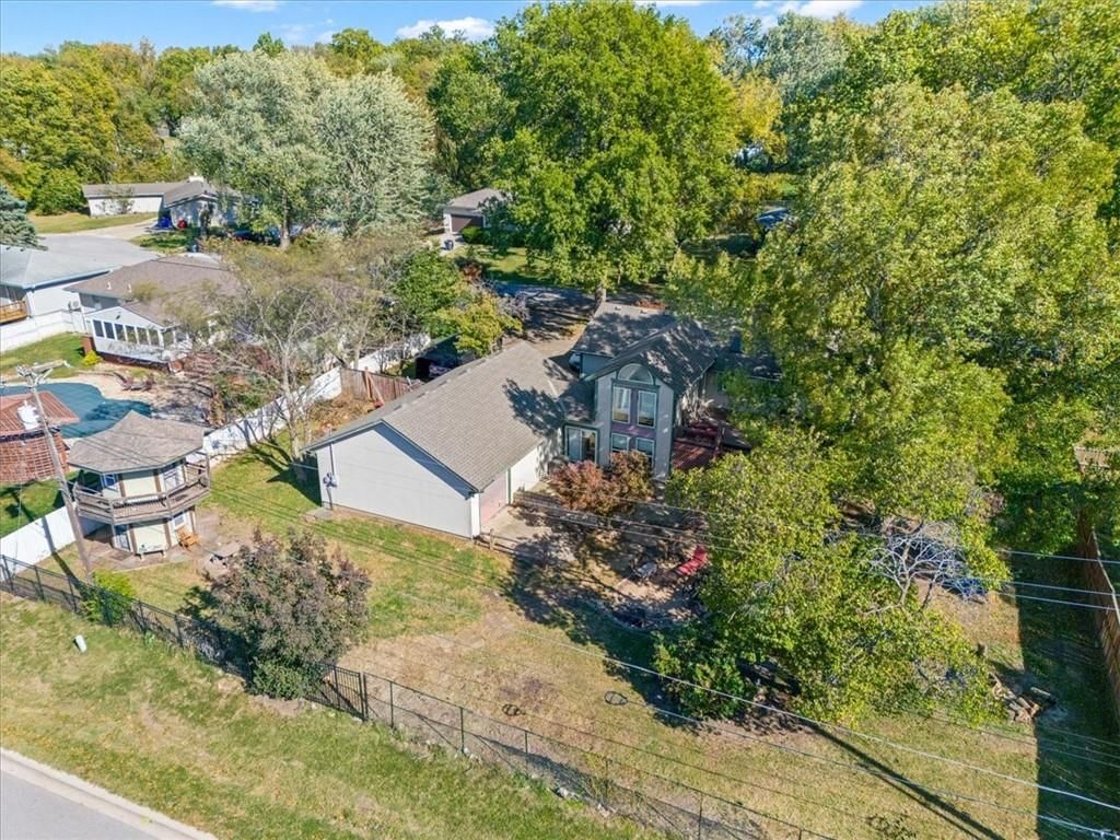 305 NW 17th Street — photo 33