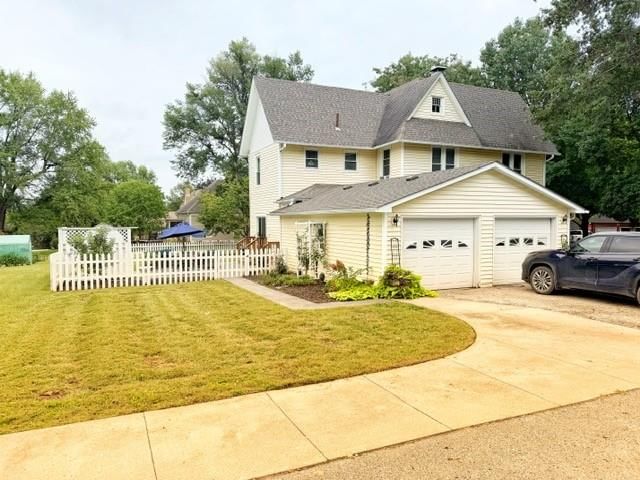 1110 McNary Street — photo 4