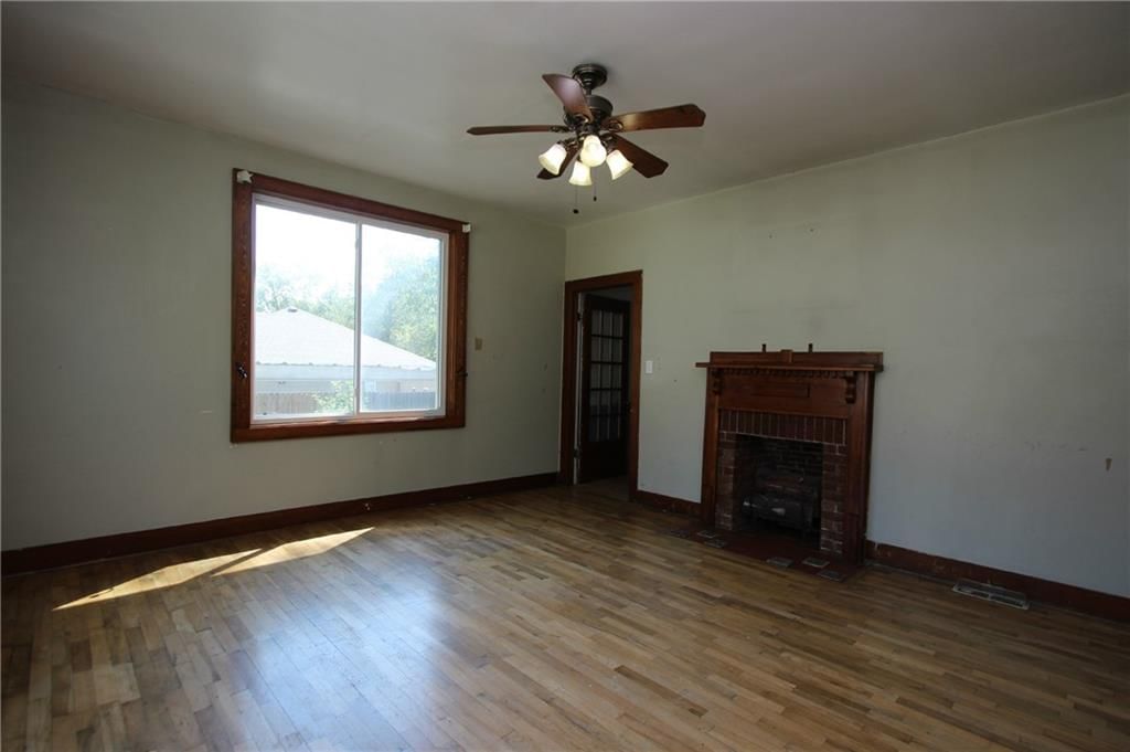 406 E Culton Street — photo 5