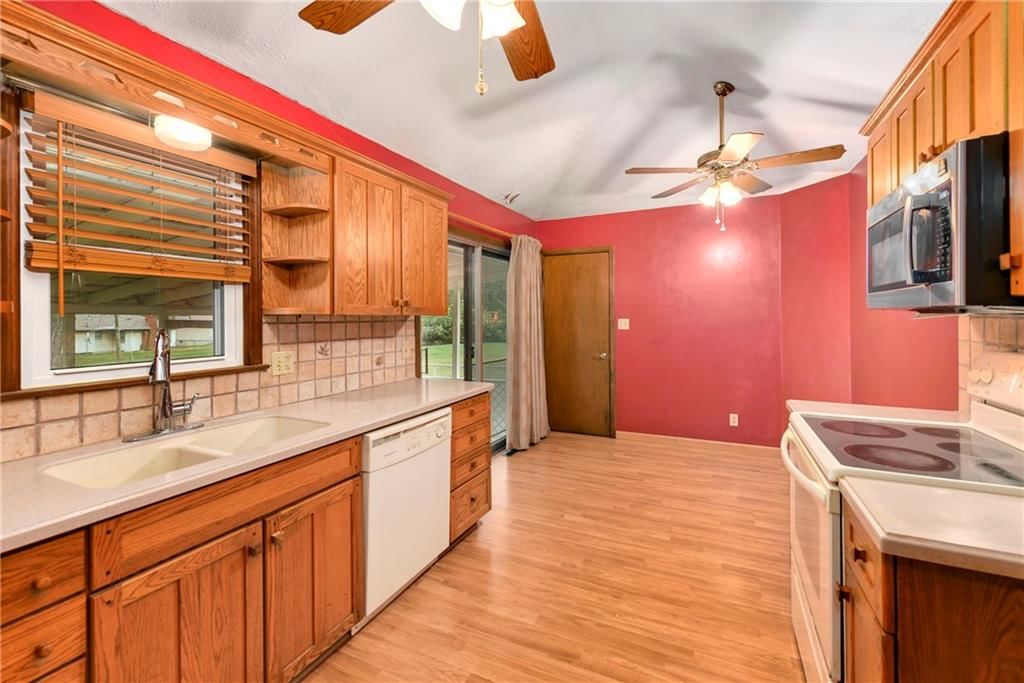 1305 S Ward Parkway — photo 5