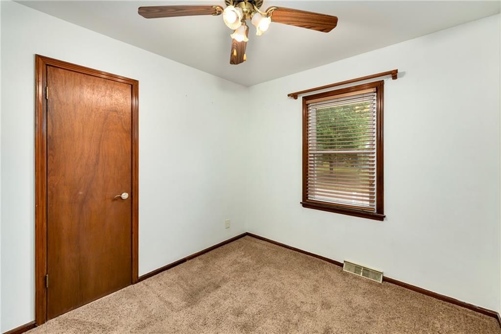 1305 S Ward Parkway — photo 11