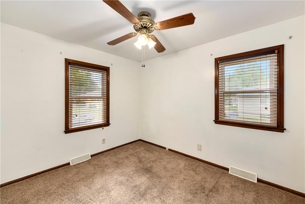 1305 S Ward Parkway — photo 13