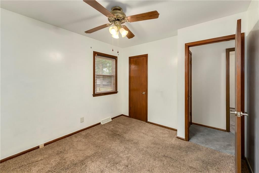 1305 S Ward Parkway — photo 14