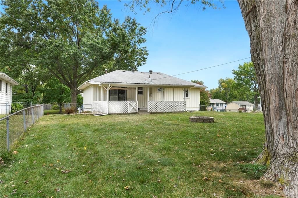 1305 S Ward Parkway — photo 21