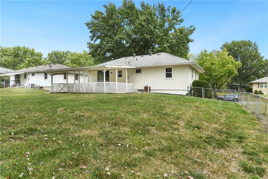 1305 S Ward Parkway — photo 23